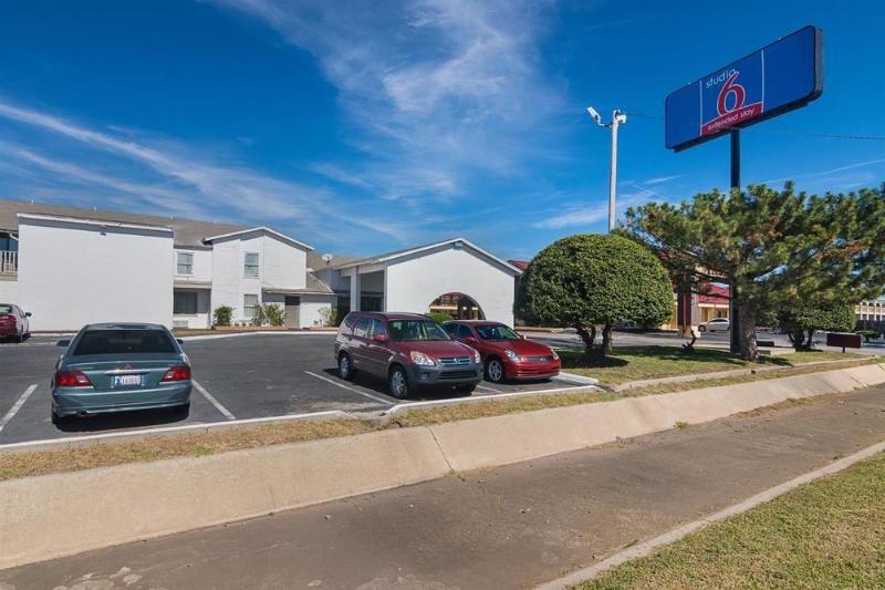 Studio Inn Extended Stay Oklahoma City Airport By Oyo Exterior foto