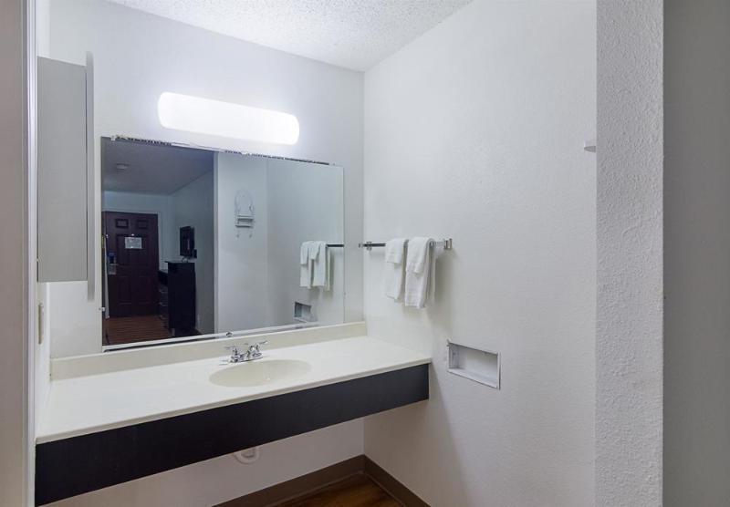 Studio Inn Extended Stay Oklahoma City Airport By Oyo Exterior foto